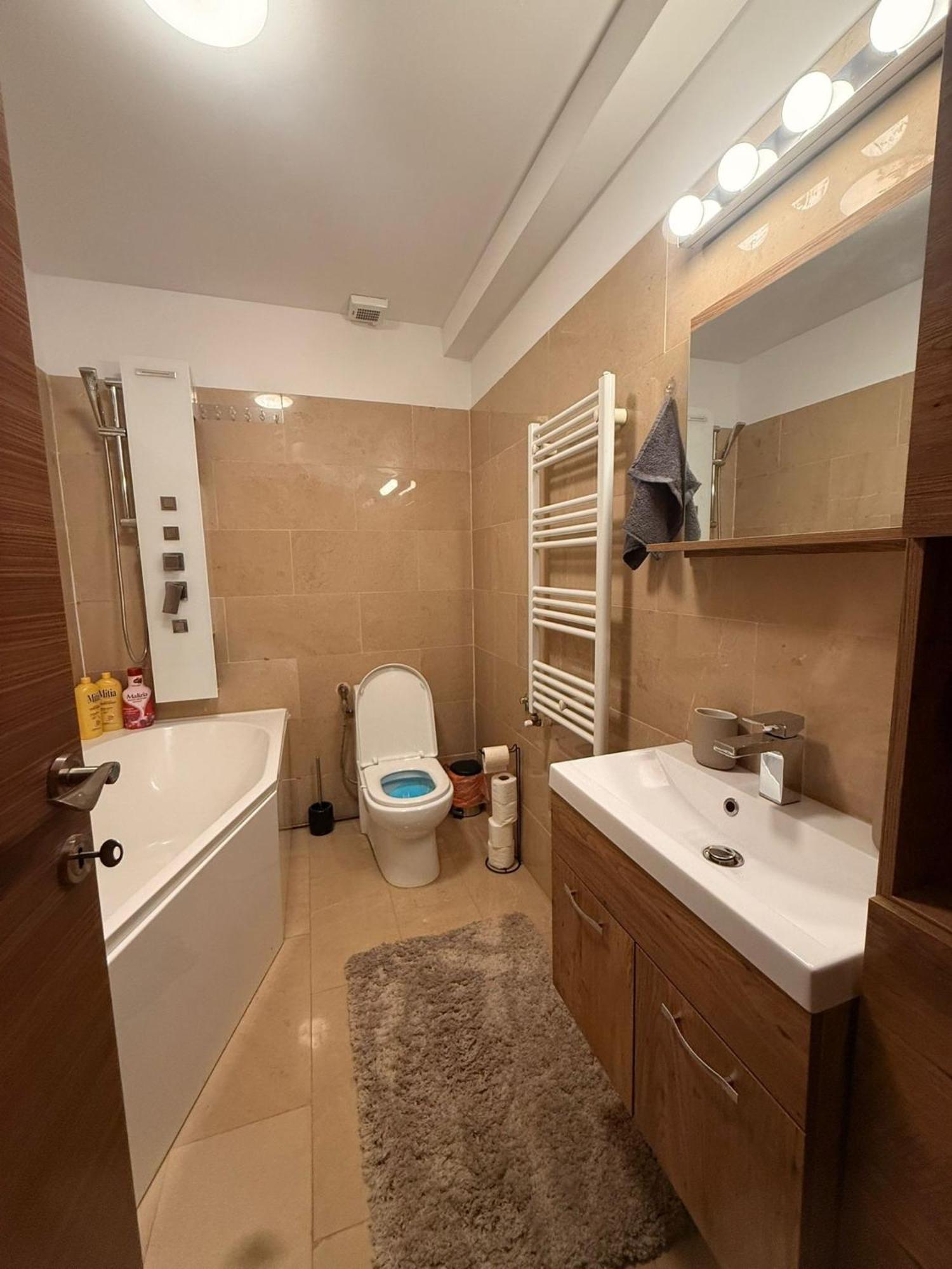 Cozy Apartment With Self Check-In Near Promenada Mall And Verdi Park 布加勒斯特 外观 照片